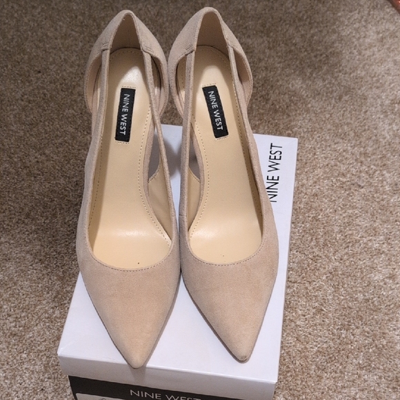 Nine West Shoes - Nine West Beige Pointed Heels